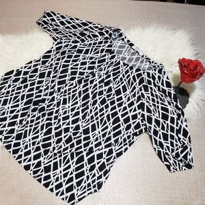 Liz Claiborne Top black and white stretchy